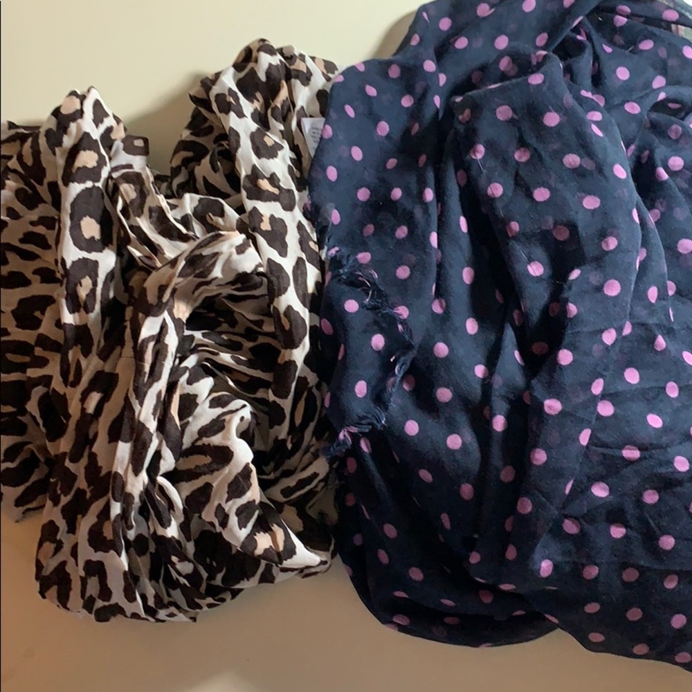 Set of two scarves